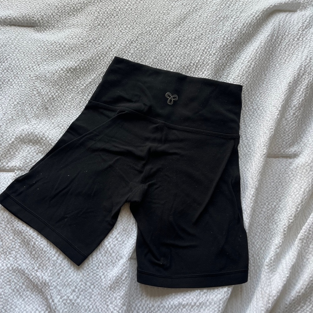 tna 7 in biker shorts